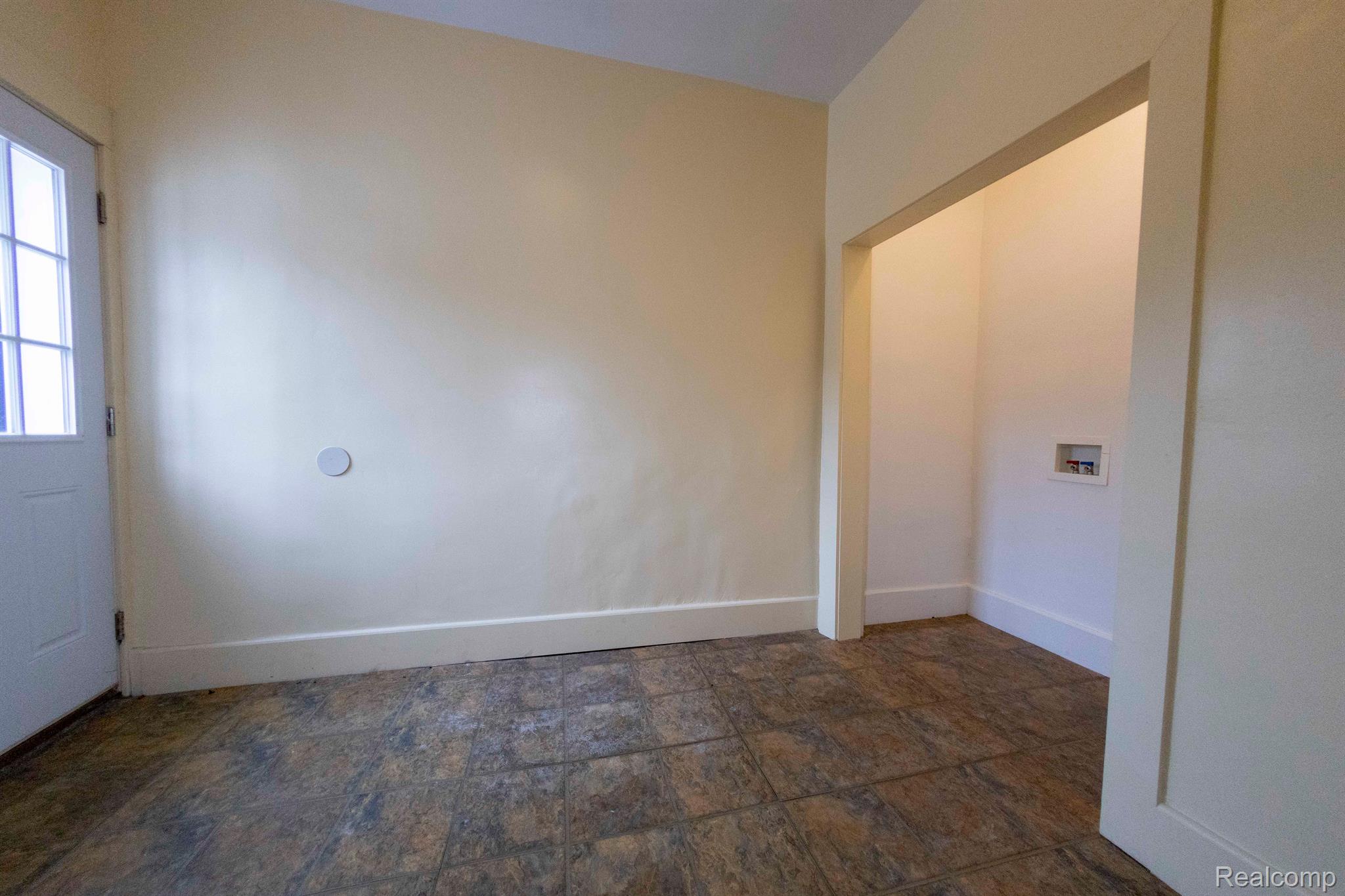 14536 E Jefferson Ave Property Photo 54