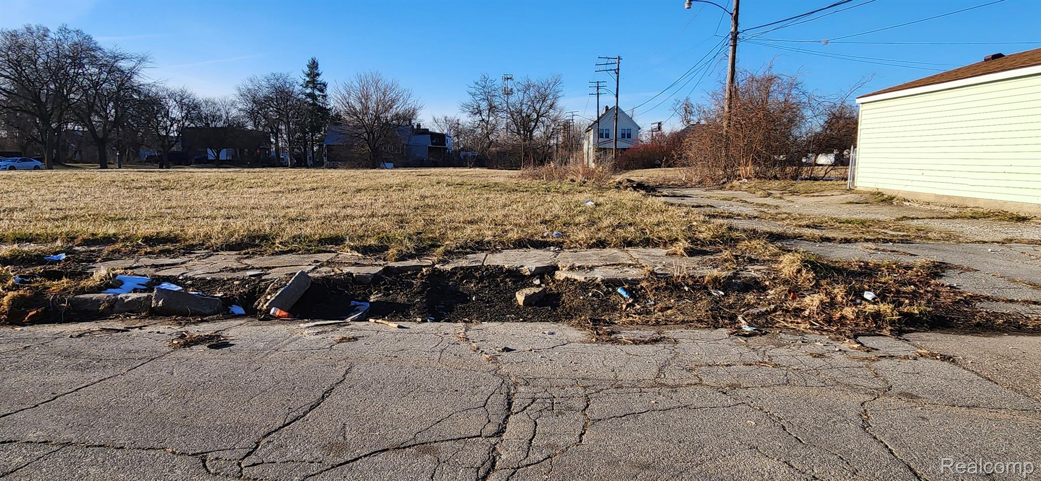 5122 Wabash St Property Photo 4