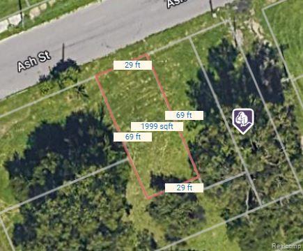 2439 Ash St Property Photo 3