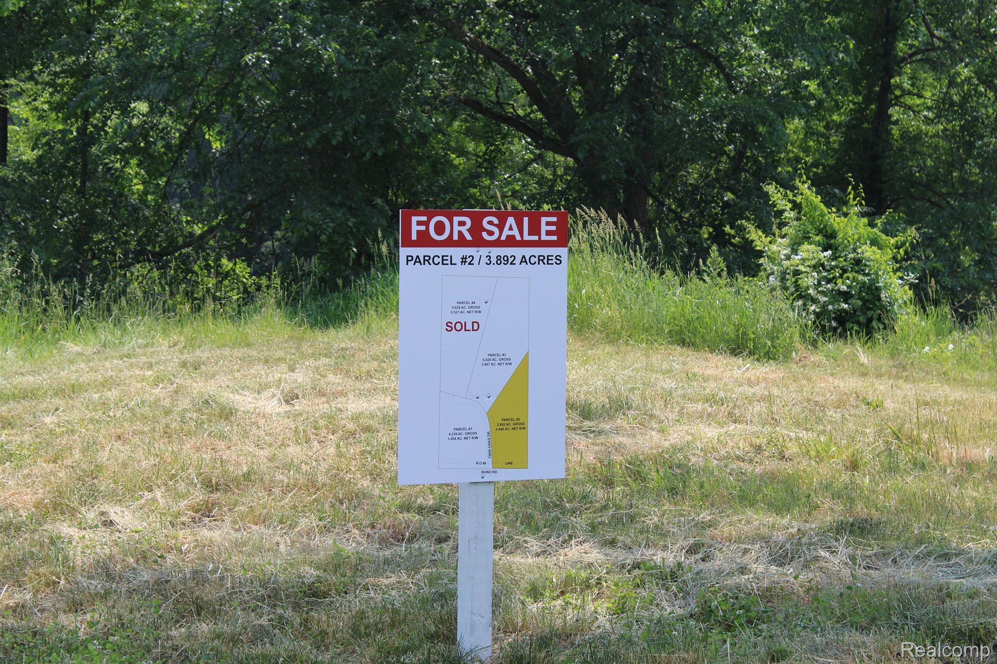 2722 Twin Oaks Dr Property Photo 1