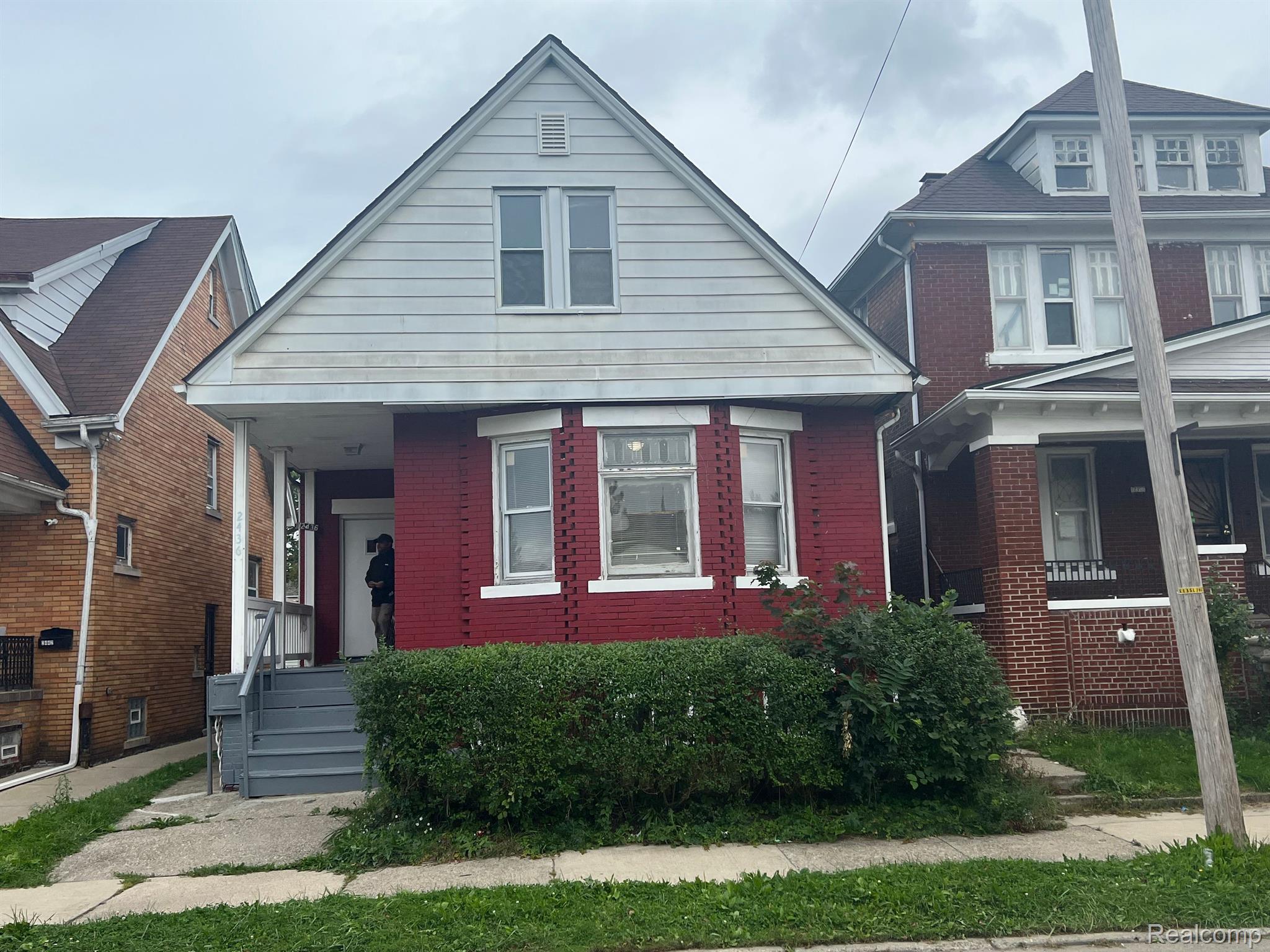2436 Hewitt St Property Photo 1
