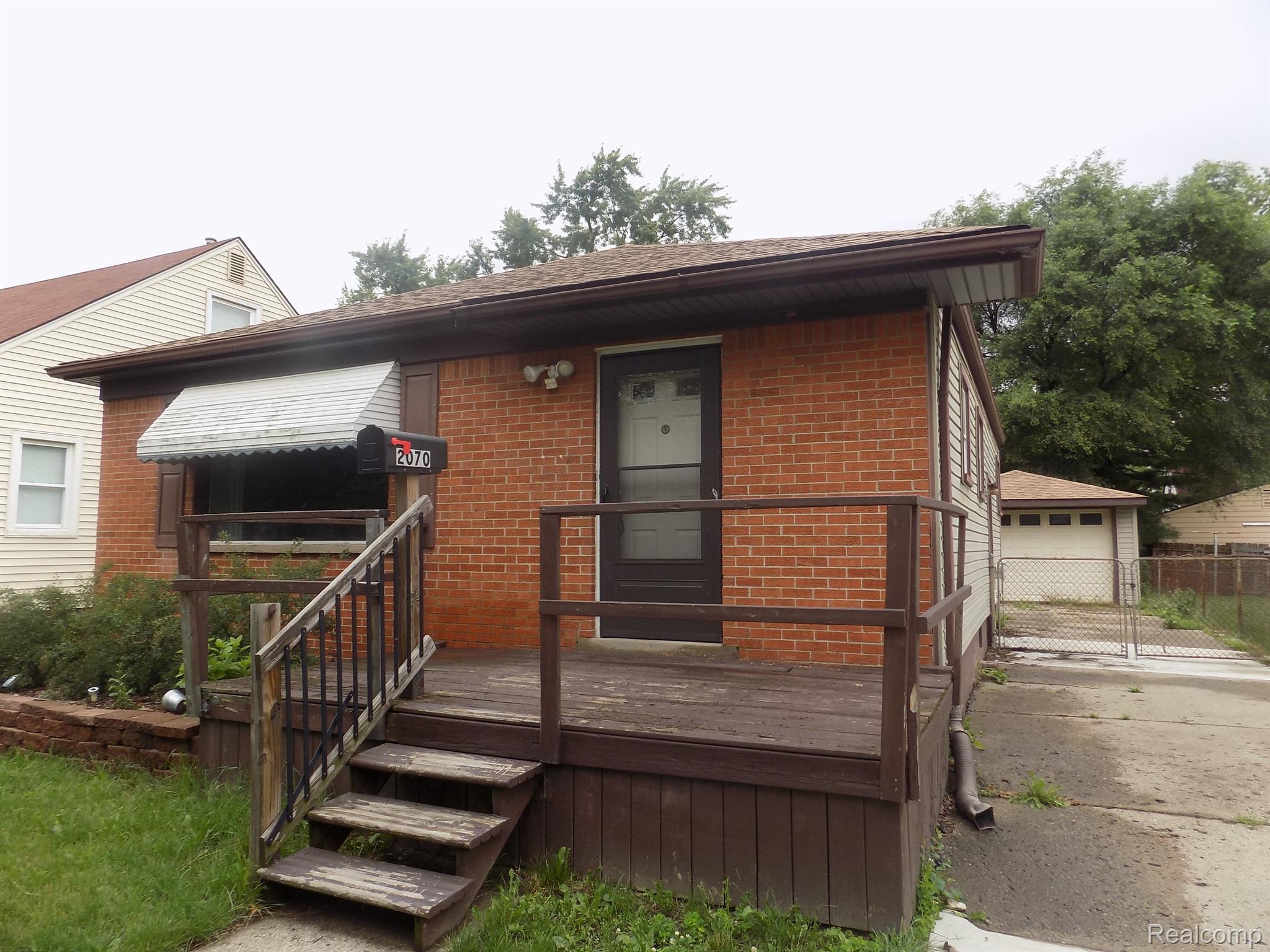 2070 OCEANA ST Property Photo 1