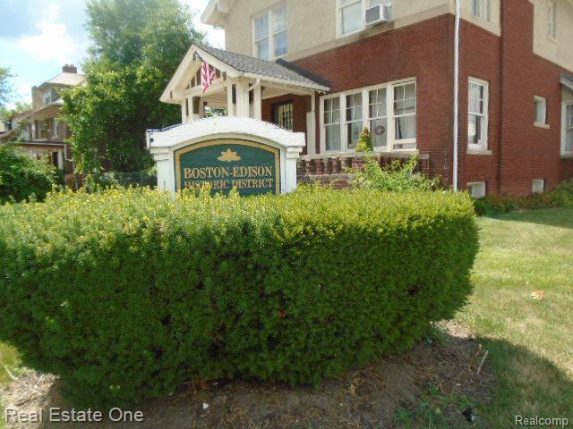 35 Edison St Property Photo 8