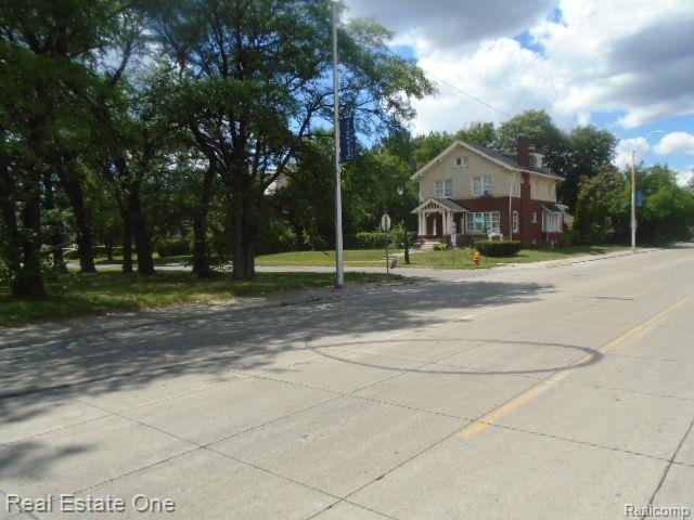 35 Edison St Property Photo 11