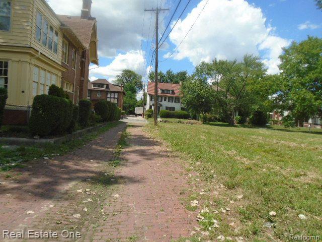 35 Edison St Property Photo 18