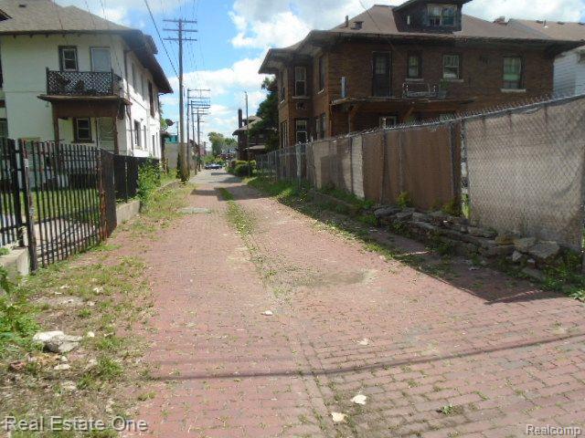 35 Edison St Property Photo 19
