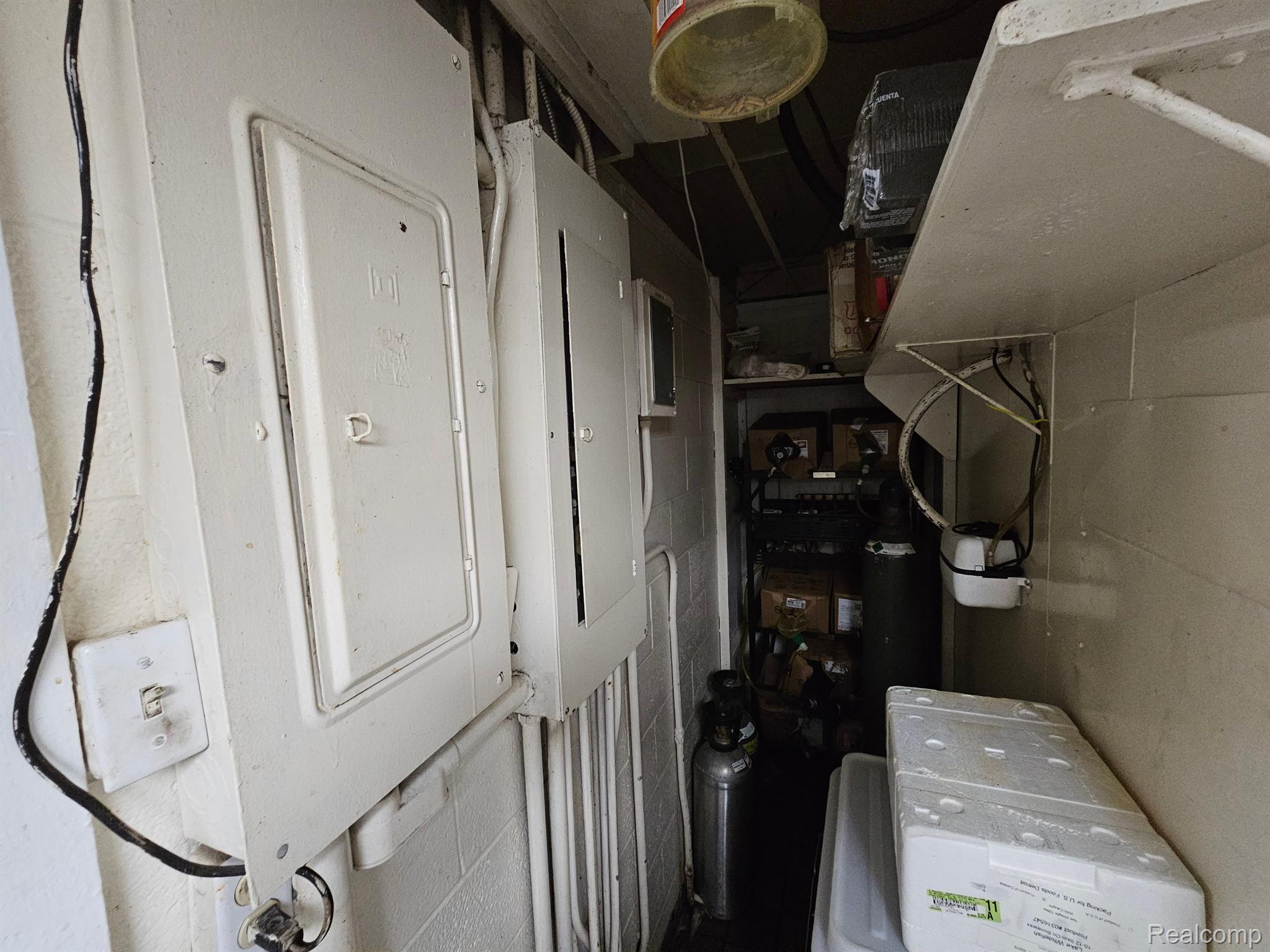 884 S State St Property Photo 20