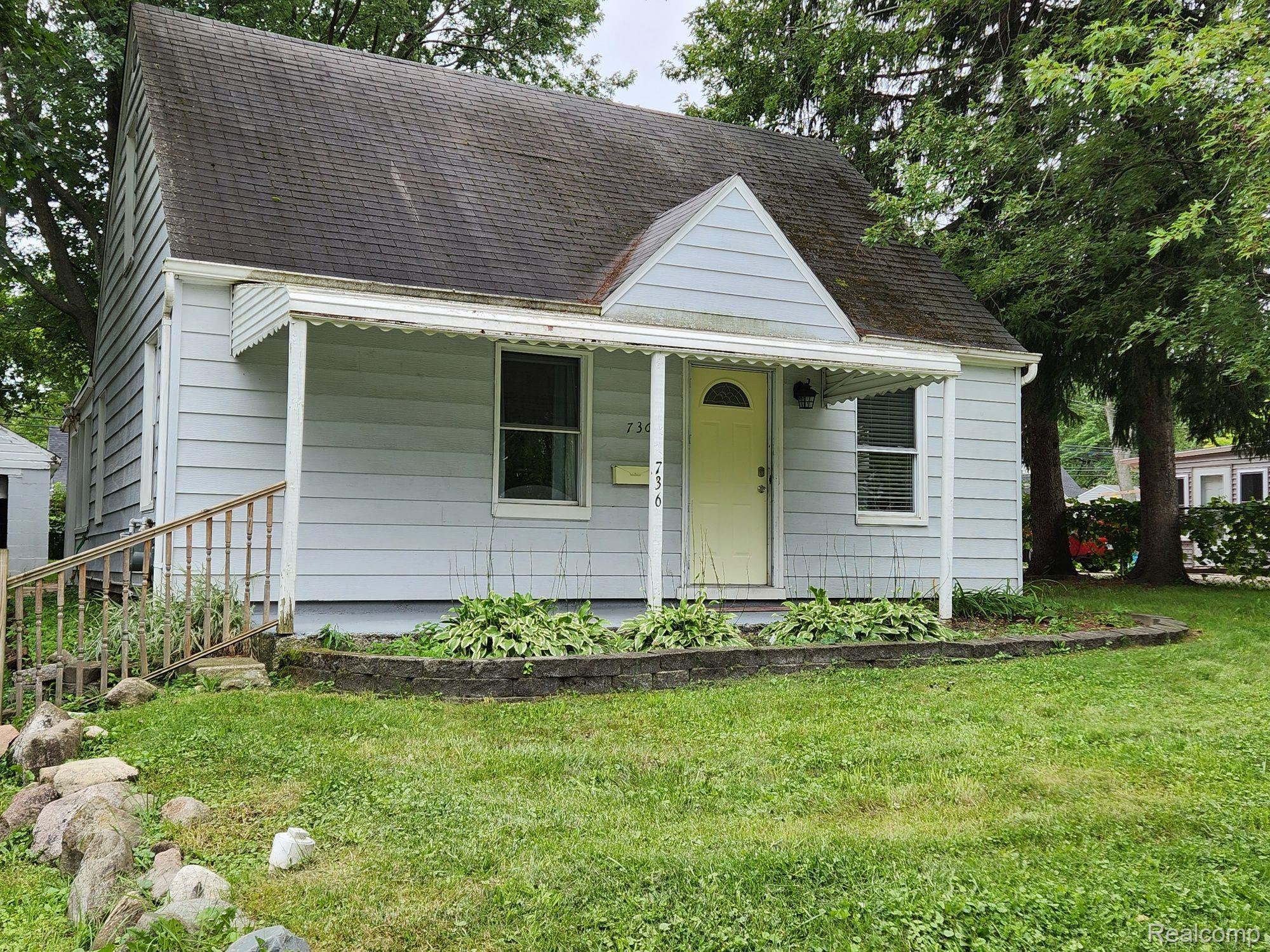 736 4TH AVE Property Photo 1