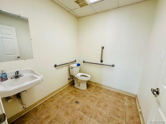 33950 Van Born Rd Property Photo 15