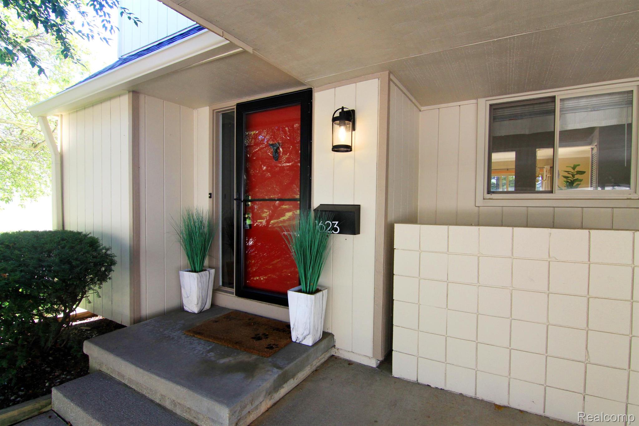 1623 Stoney Brook Dr Property Photo 1