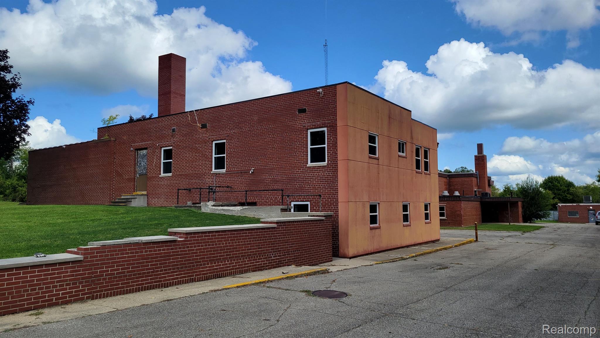 427 N STEER ST