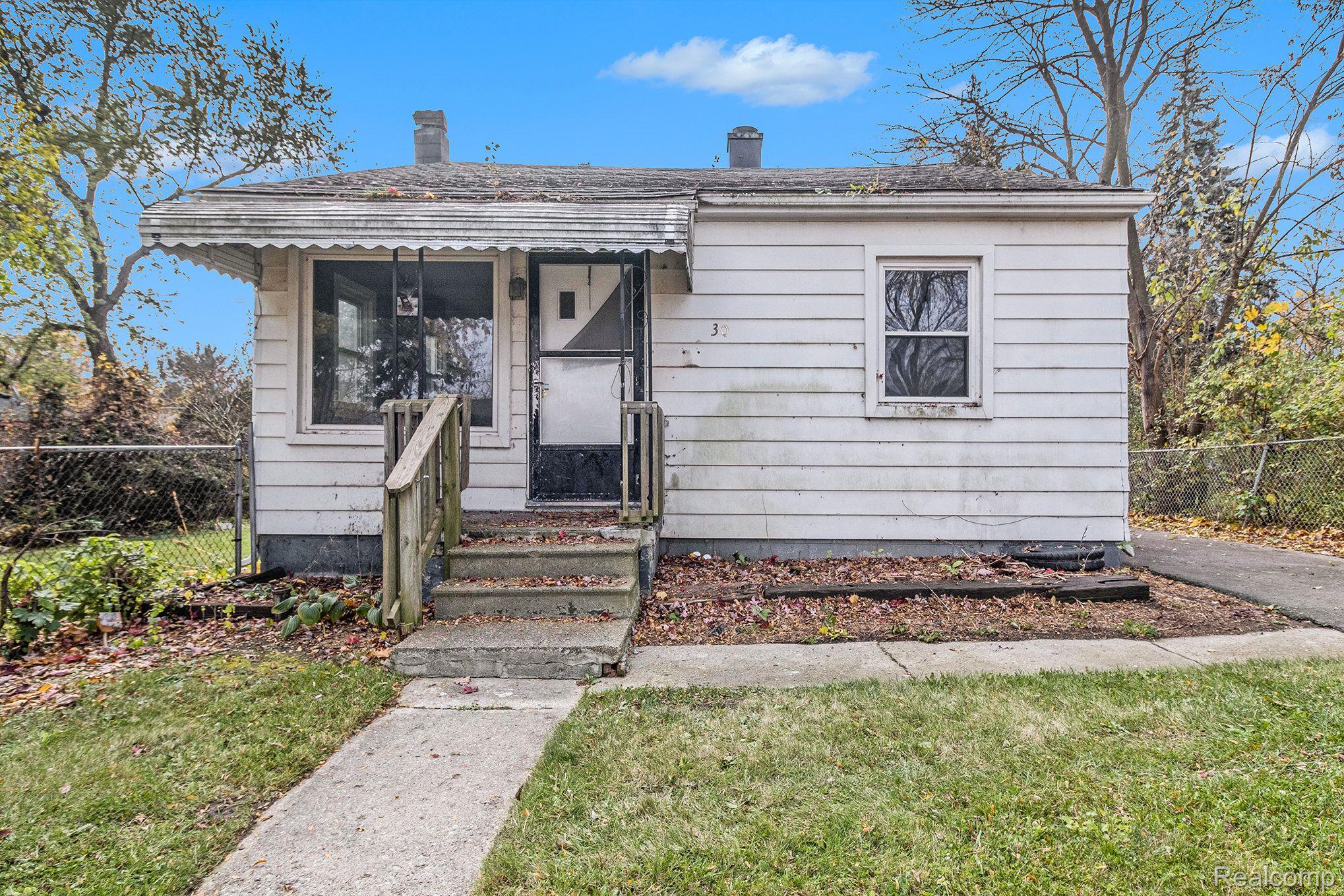 30 E SHEFFIELD AVE Property Photo 1