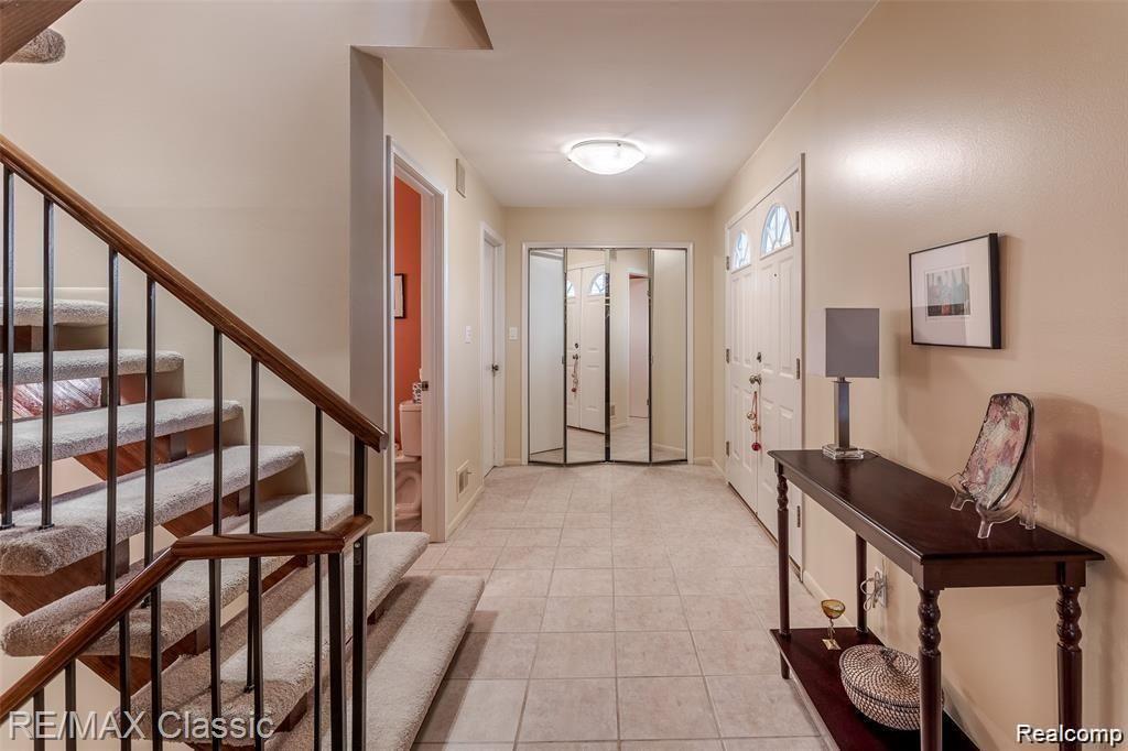 6912 Pebblecreek Woods Dr Property Photo 2