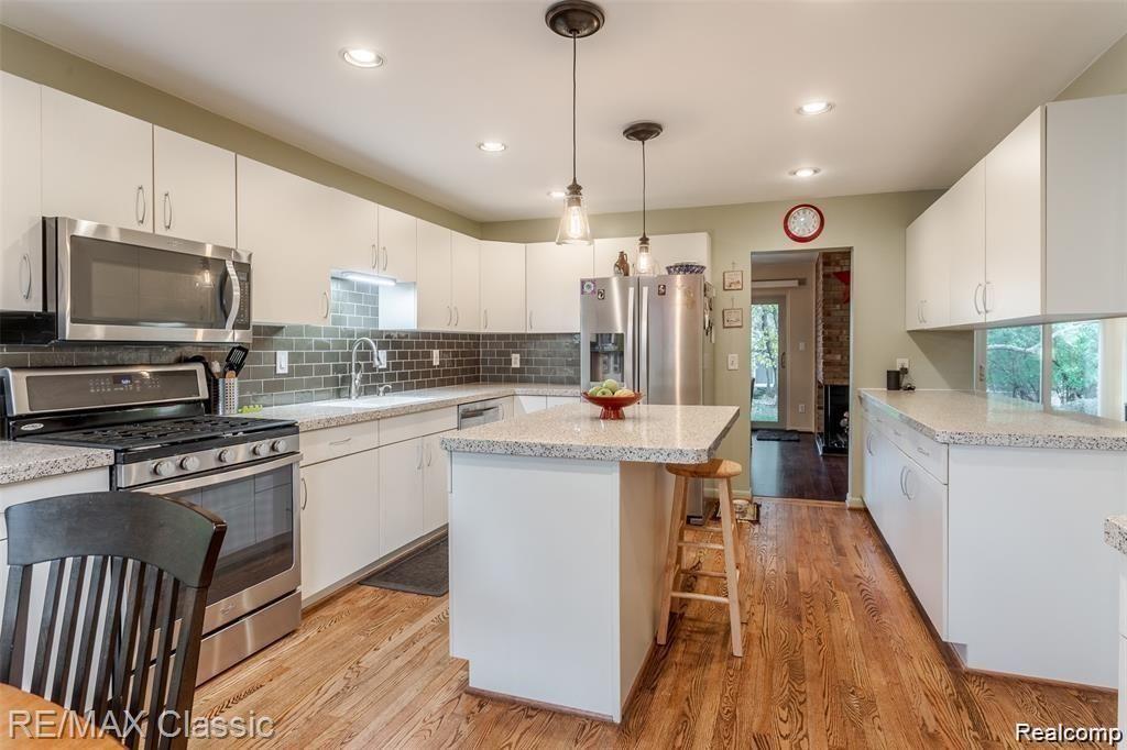 6912 Pebblecreek Woods Dr Property Photo 8