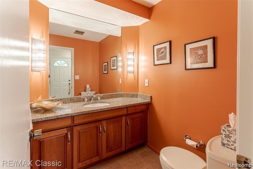 6912 Pebblecreek Woods Dr Property Photo 9