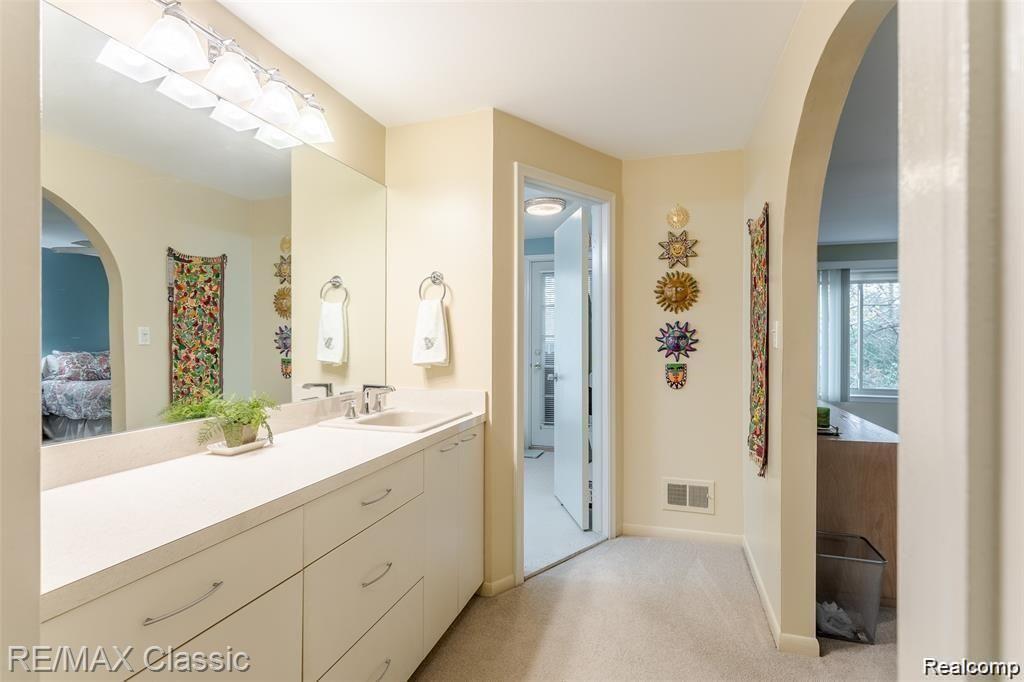 6912 Pebblecreek Woods Dr Property Photo 12