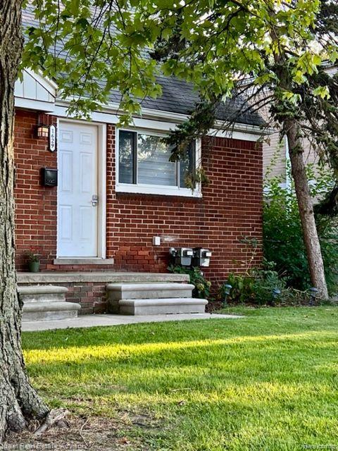 1629 W 9 Mile Property Photo 3