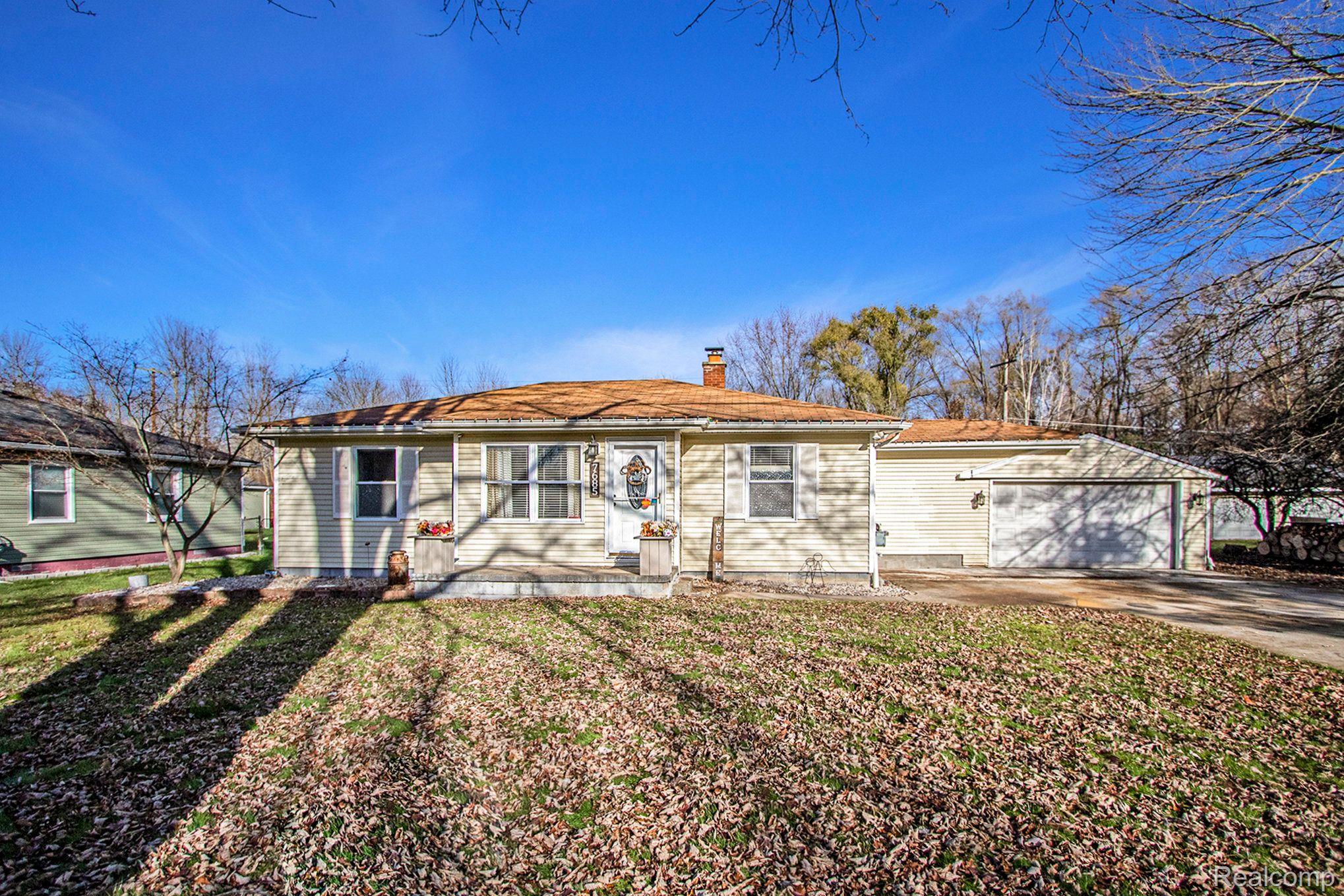 7685 METZ DR Property Photo 1