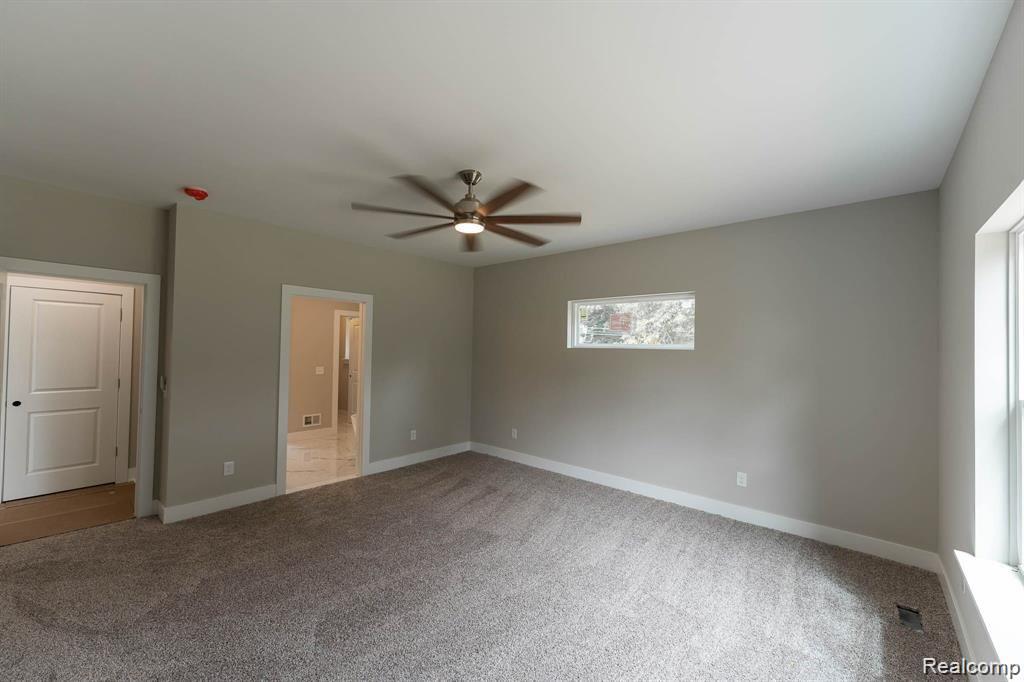 02 Textile Property Photo 17