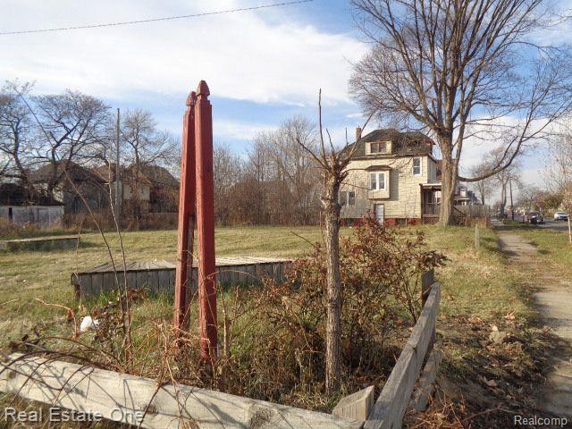 2401 Baldwin St Property Photo 2