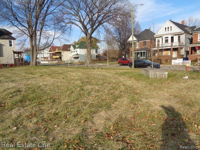 2401 Baldwin St Property Photo 4