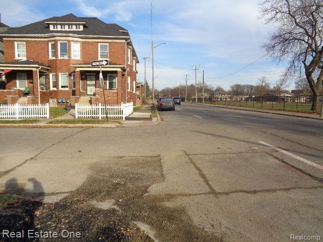 2401 Baldwin St Property Photo 10