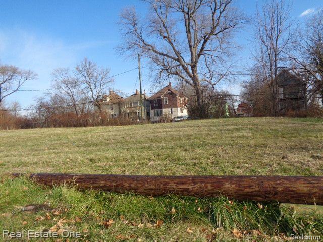 2926 Sheridan St Property Photo 2