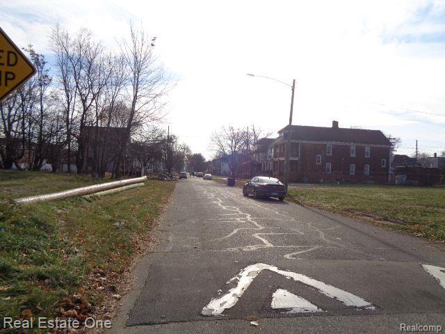 2926 Sheridan St Property Photo 9