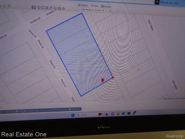 3066 Beals St Property Photo 2