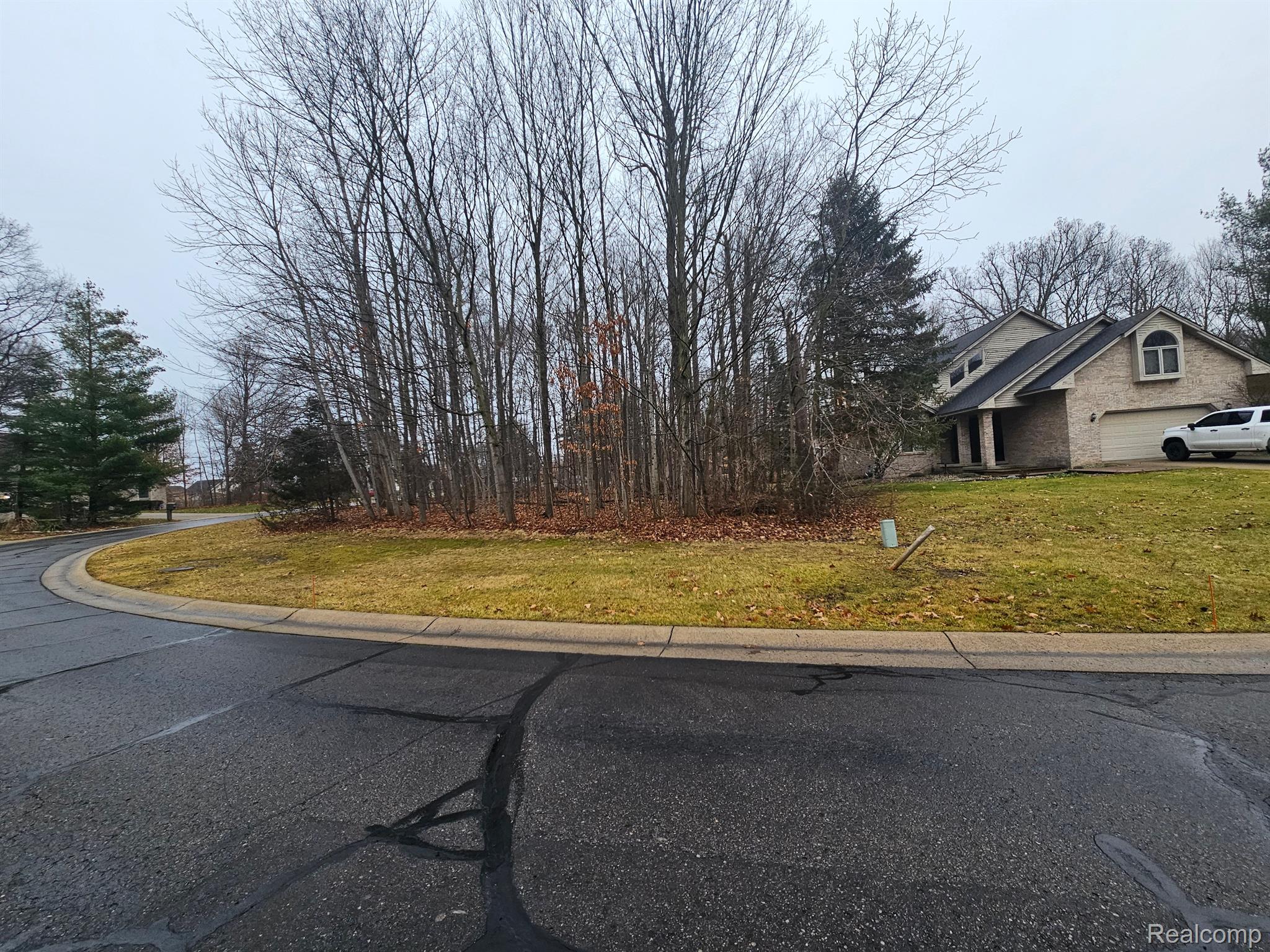 2291 Woods West Dr Property Photo 17