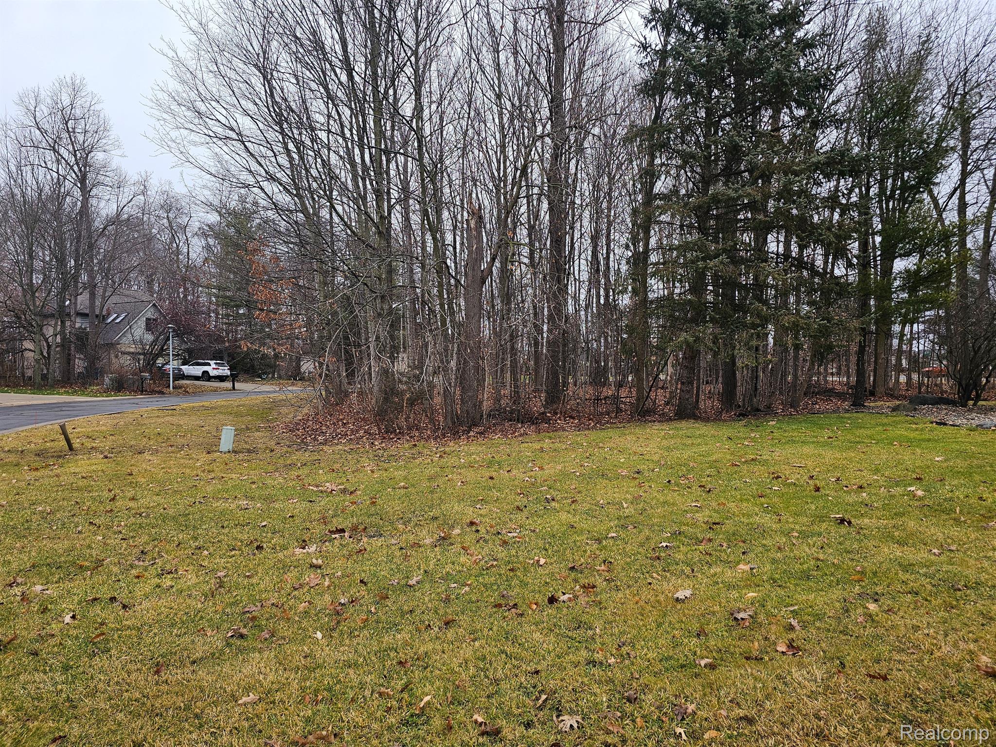 2291 Woods West Dr Property Photo 18