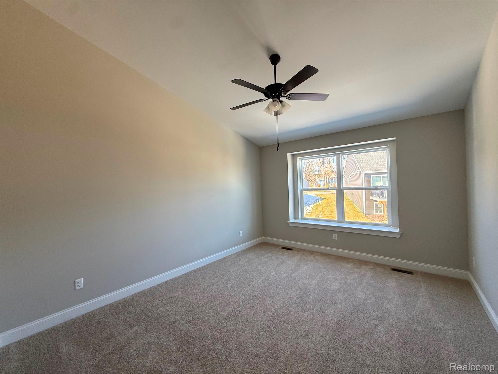 1034 Camellia Cir 46 19 Property Photo 18