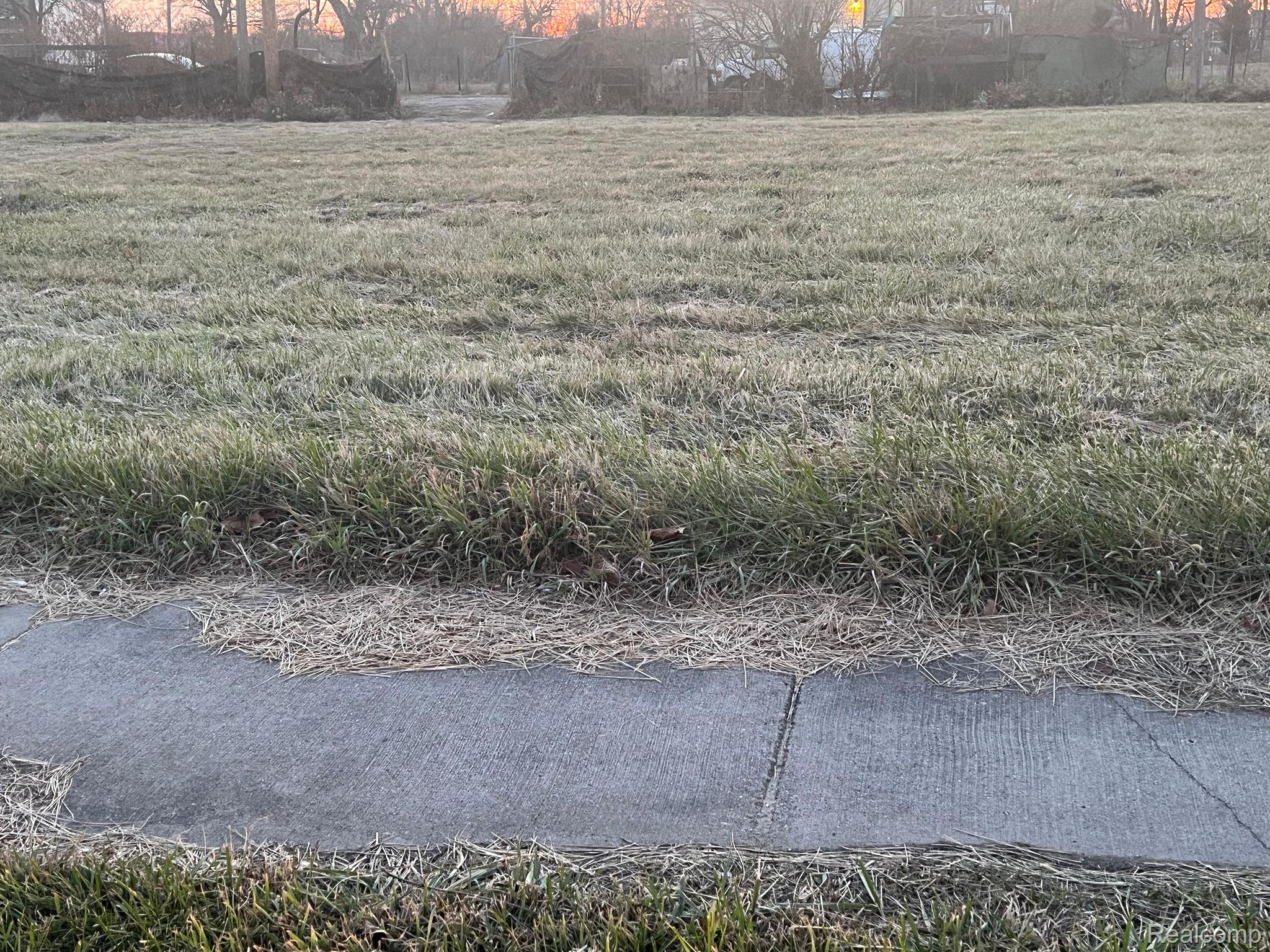 9067 CHRYSLER DR Property Photo 1