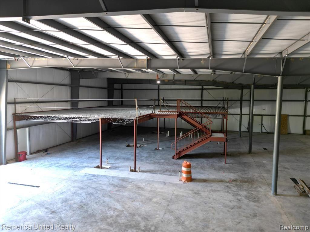 420 Industrial Park Rd Property Photo 4