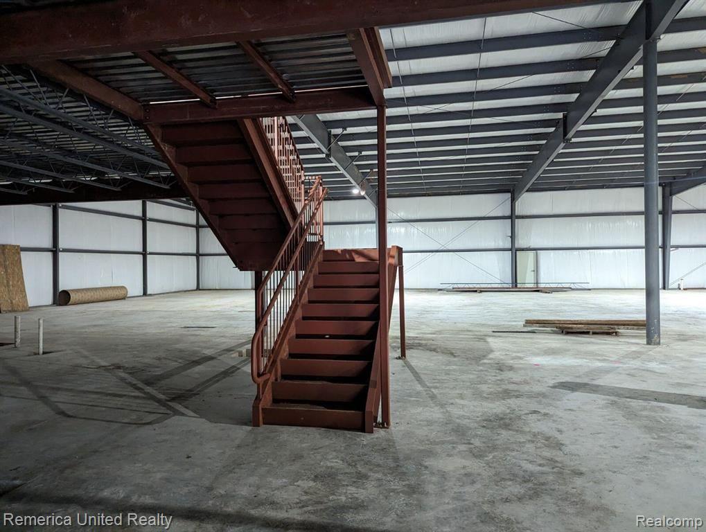 420 Industrial Park Rd Property Photo 5