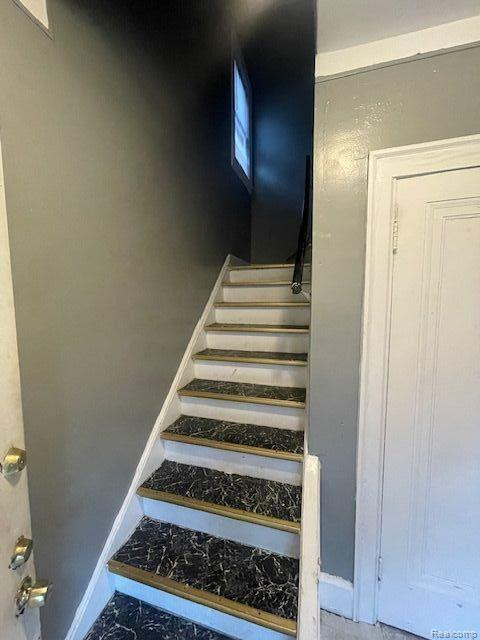 15893 Lauder St Property Photo 4