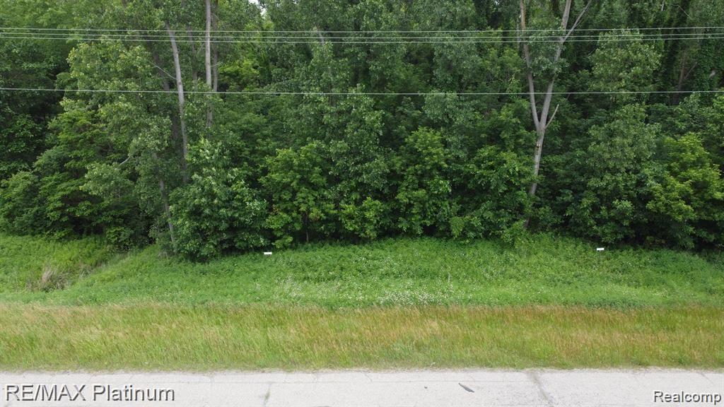 12071 Highland Road Property Photo 2