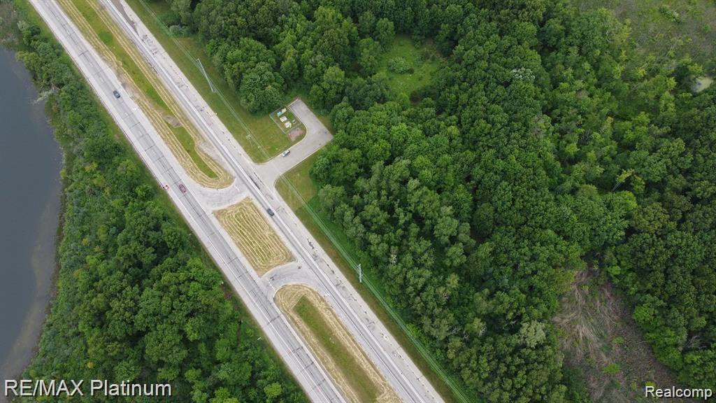 12071 Highland Road Property Photo 5