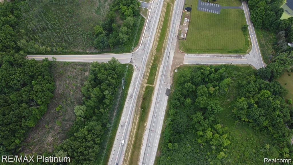 12071 Highland Road Property Photo 6