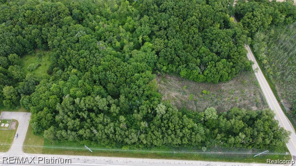 12071 Highland Road Property Photo 7