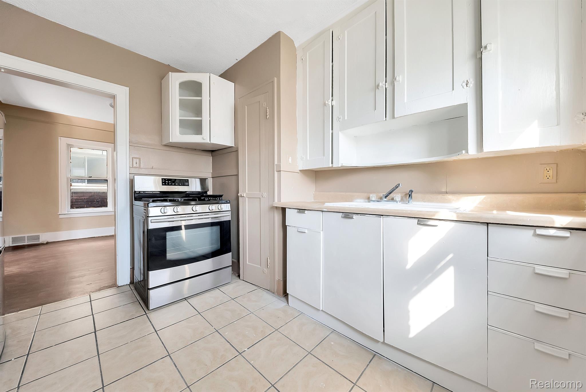 776 Woodmere St Property Photo 31
