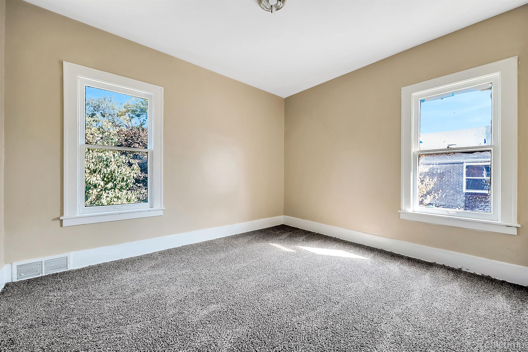 776 Woodmere St Property Photo 39