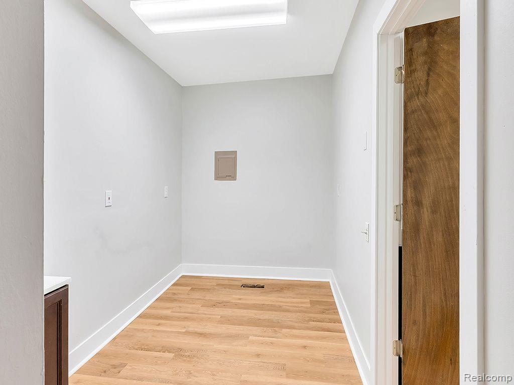 1678 S Merriman Rd Property Photo 15
