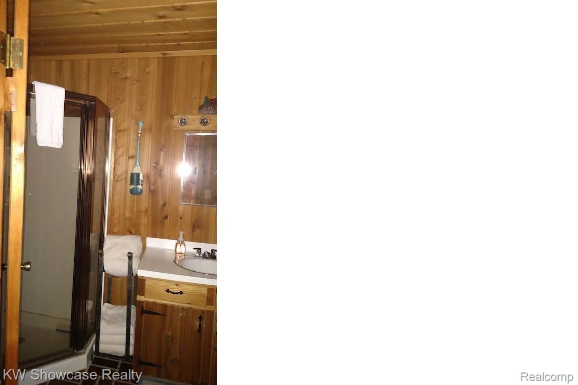 5146 Lower Shore Dr Property Photo 17