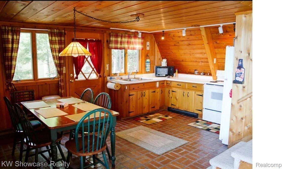 5146 Lower Shore Dr Property Photo 20