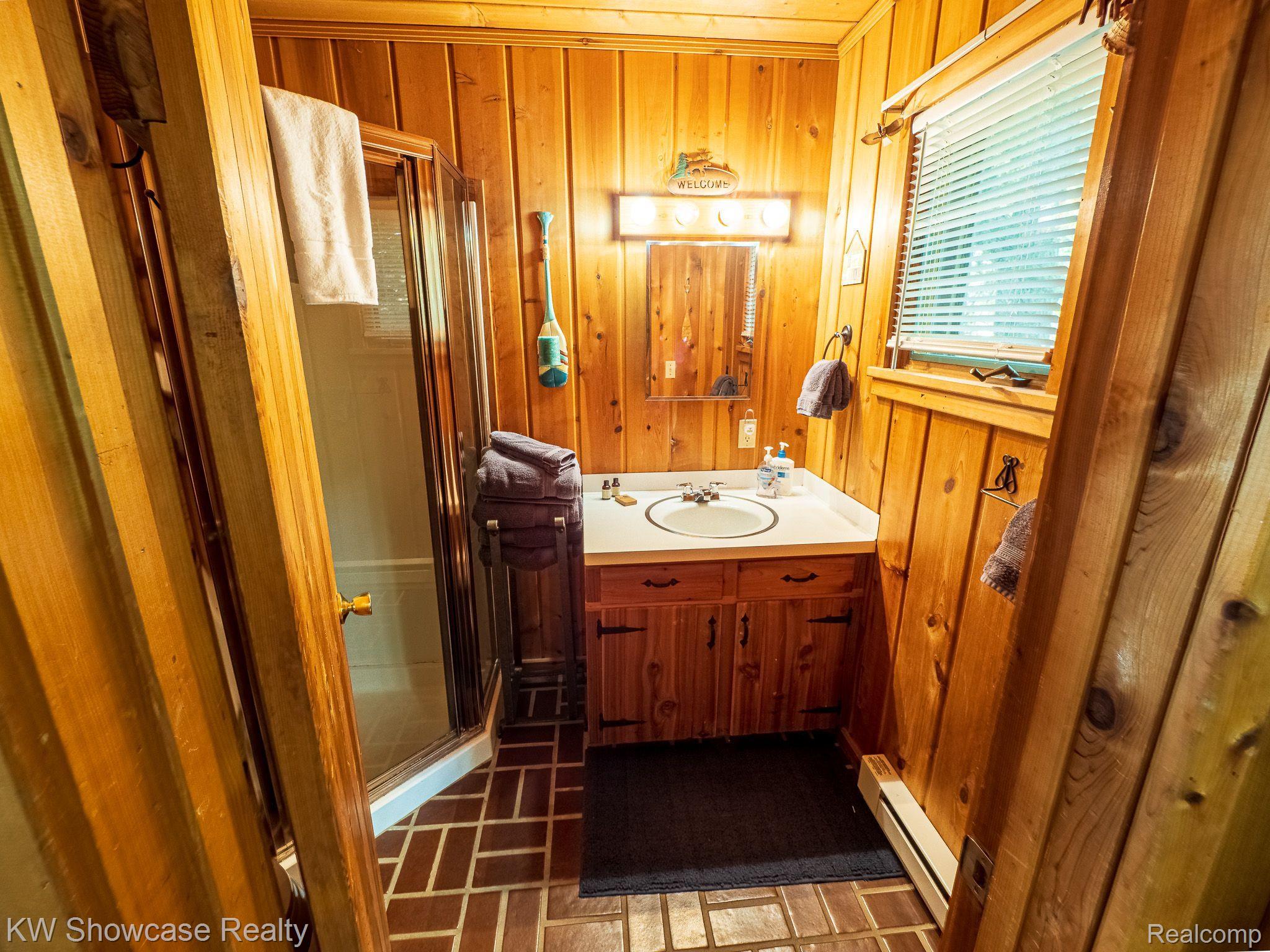 5146 Lower Shore Dr Property Photo 45
