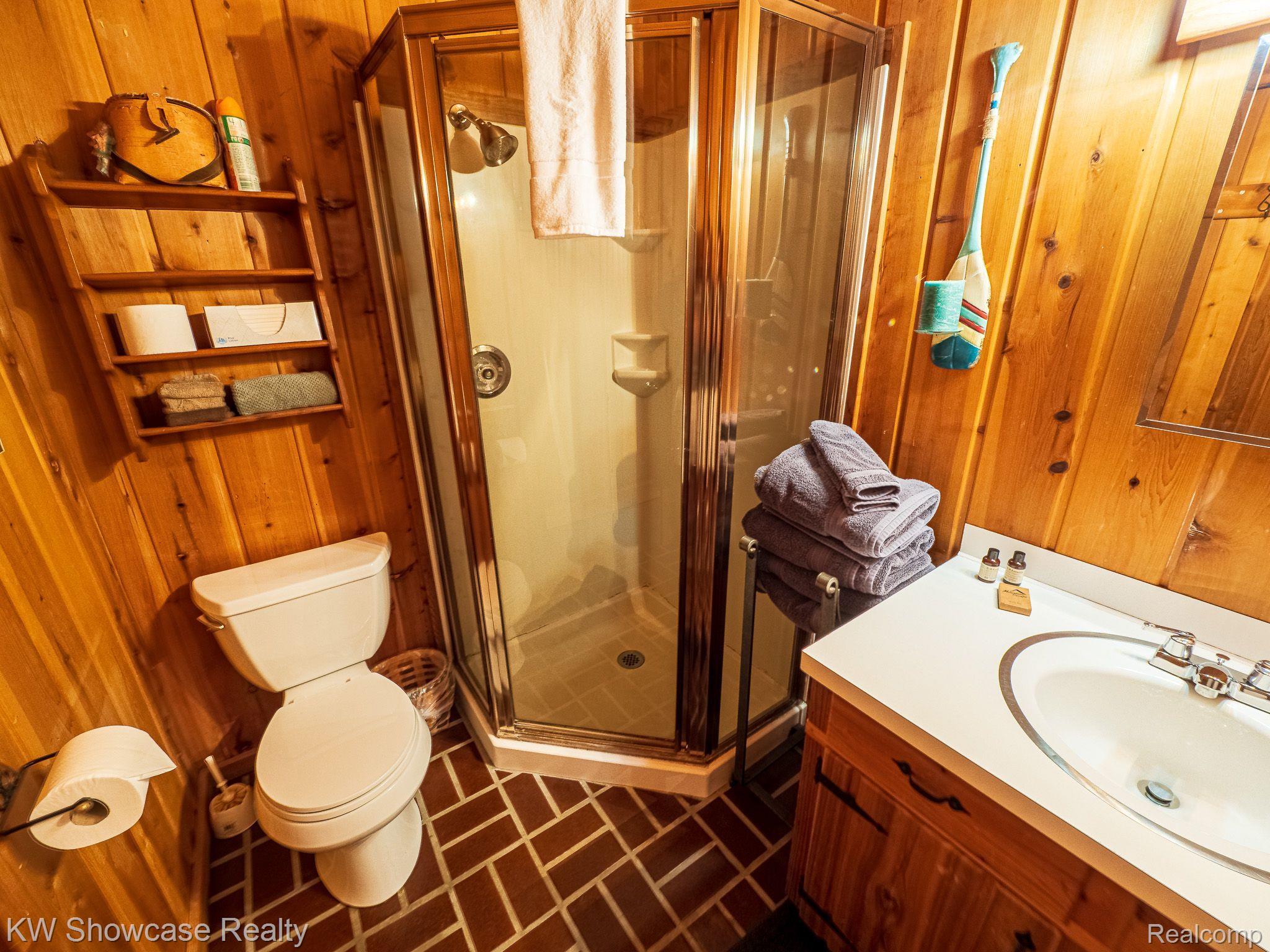 5146 Lower Shore Dr Property Photo 54