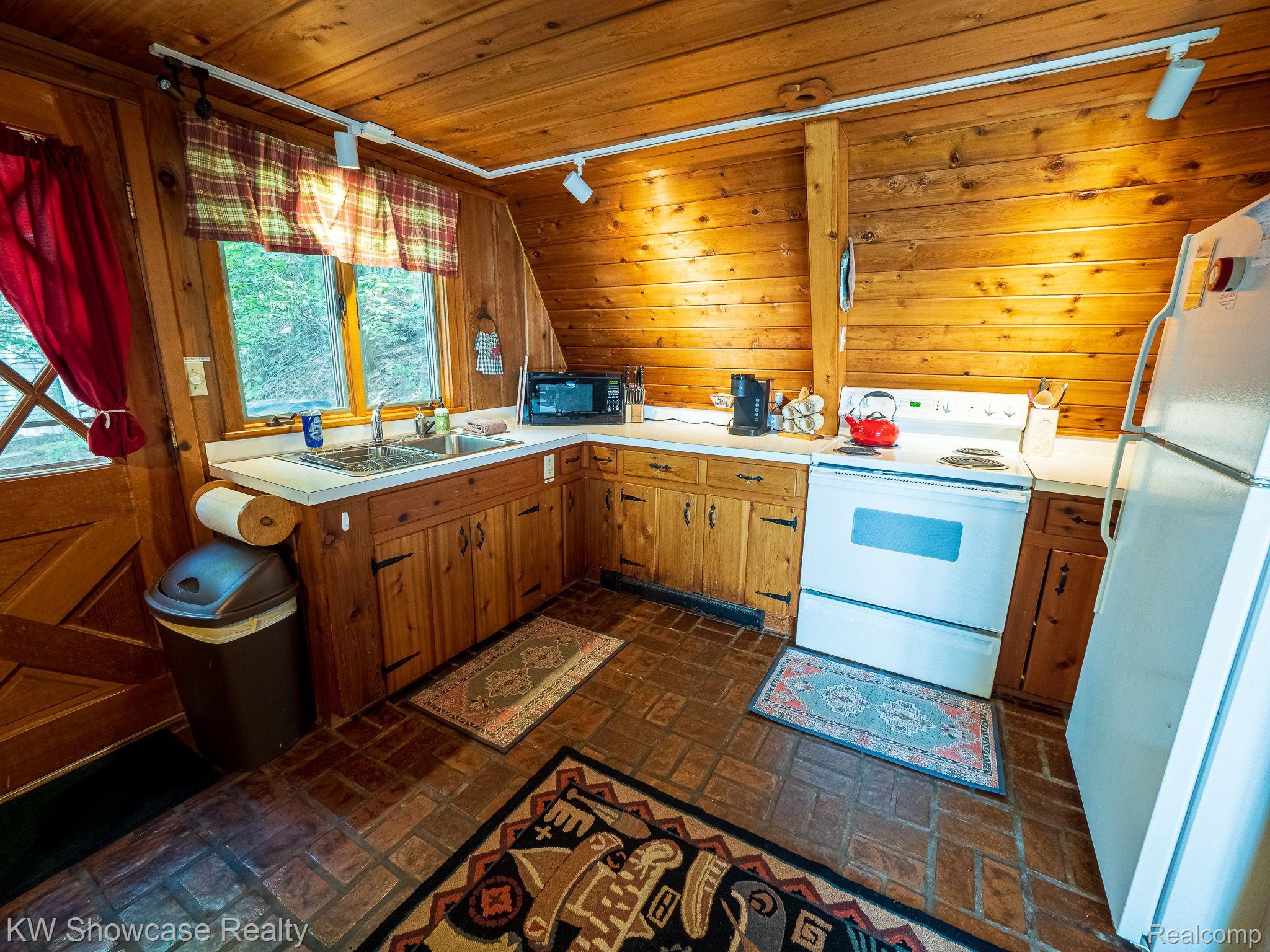 5146 Lower Shore Dr Property Photo 63