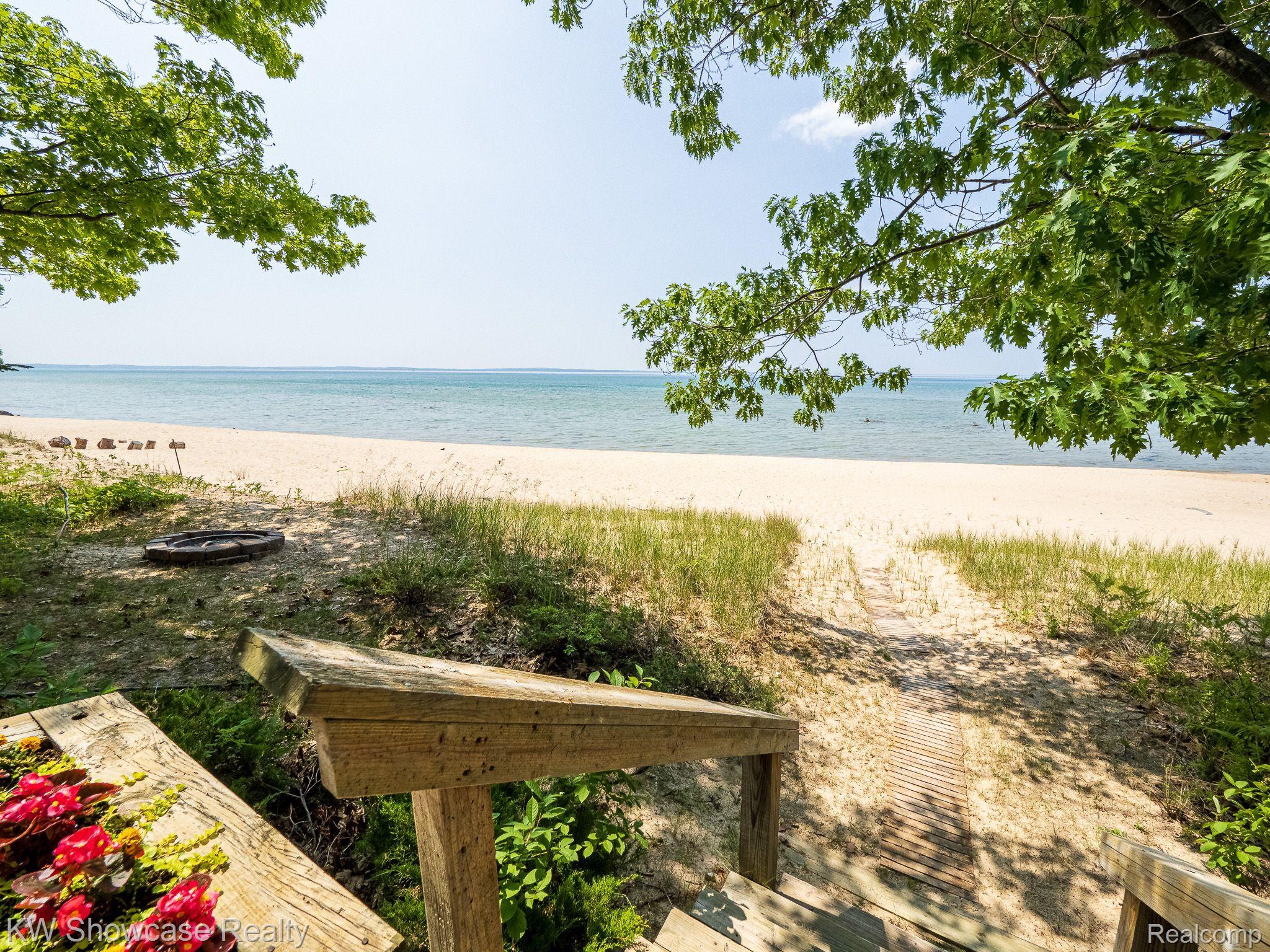5146 Lower Shore Dr Property Photo 65
