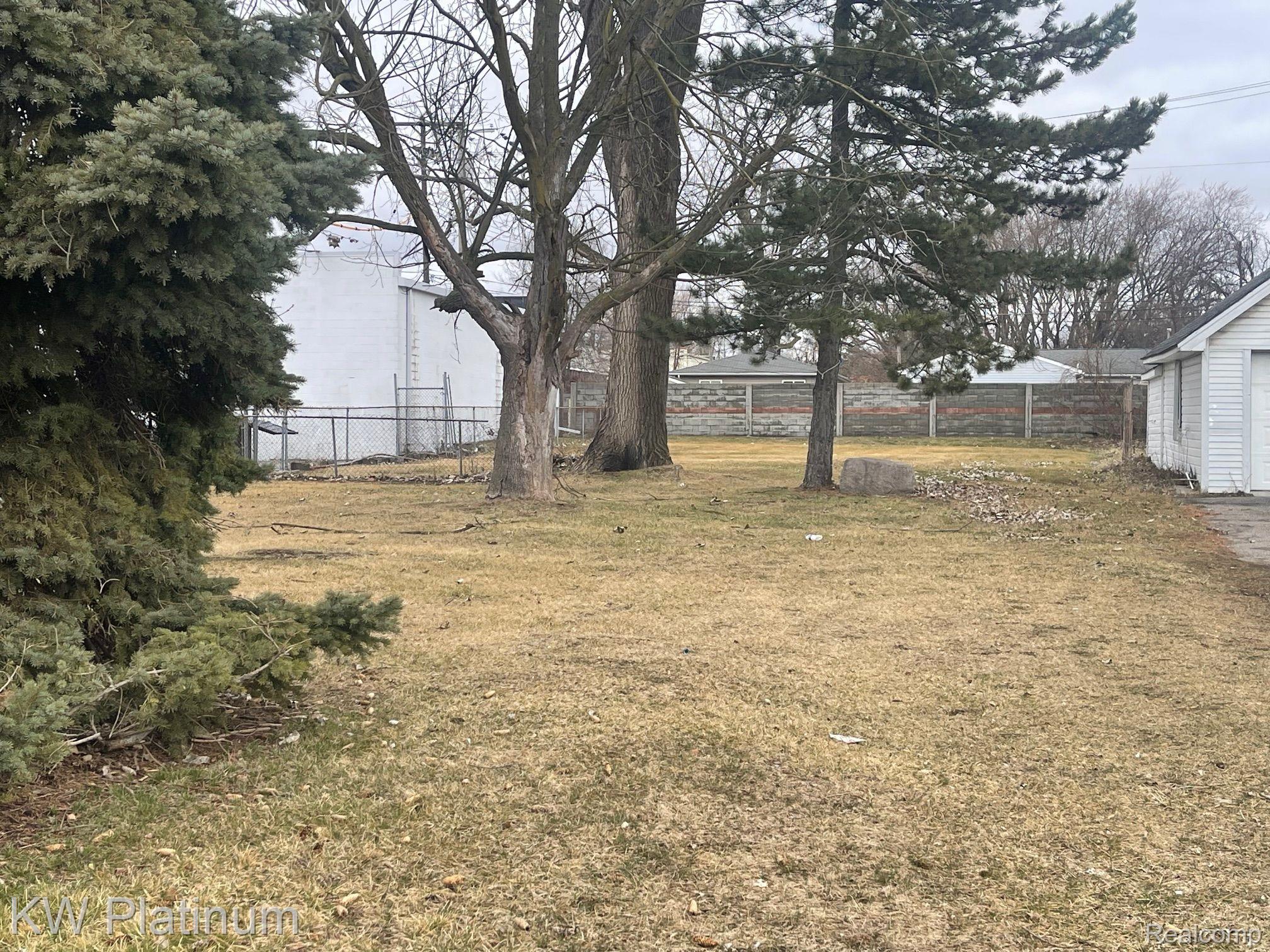 4225 Kiefer Ave Property Photo 3